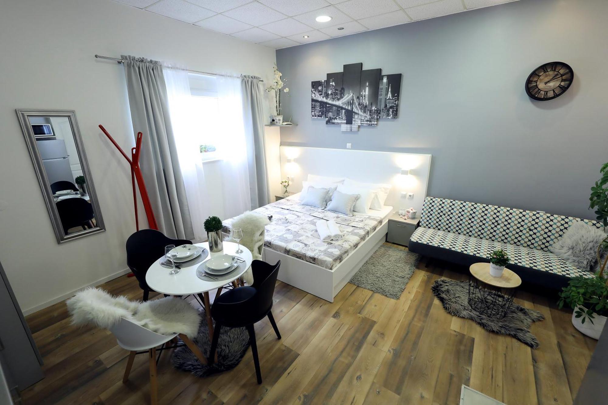 Studio Apartman Summer Flower ザダル エクステリア 写真