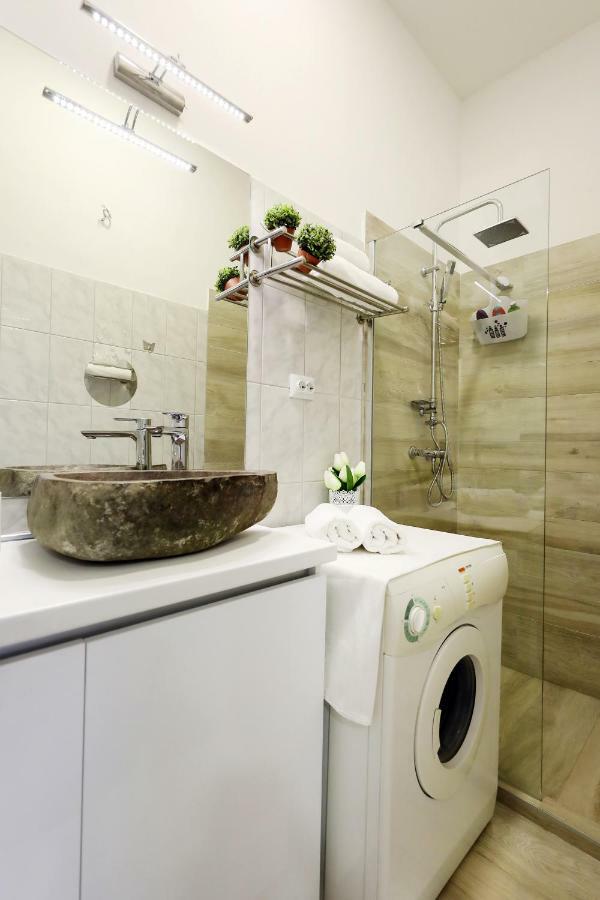 Studio Apartman Summer Flower ザダル エクステリア 写真