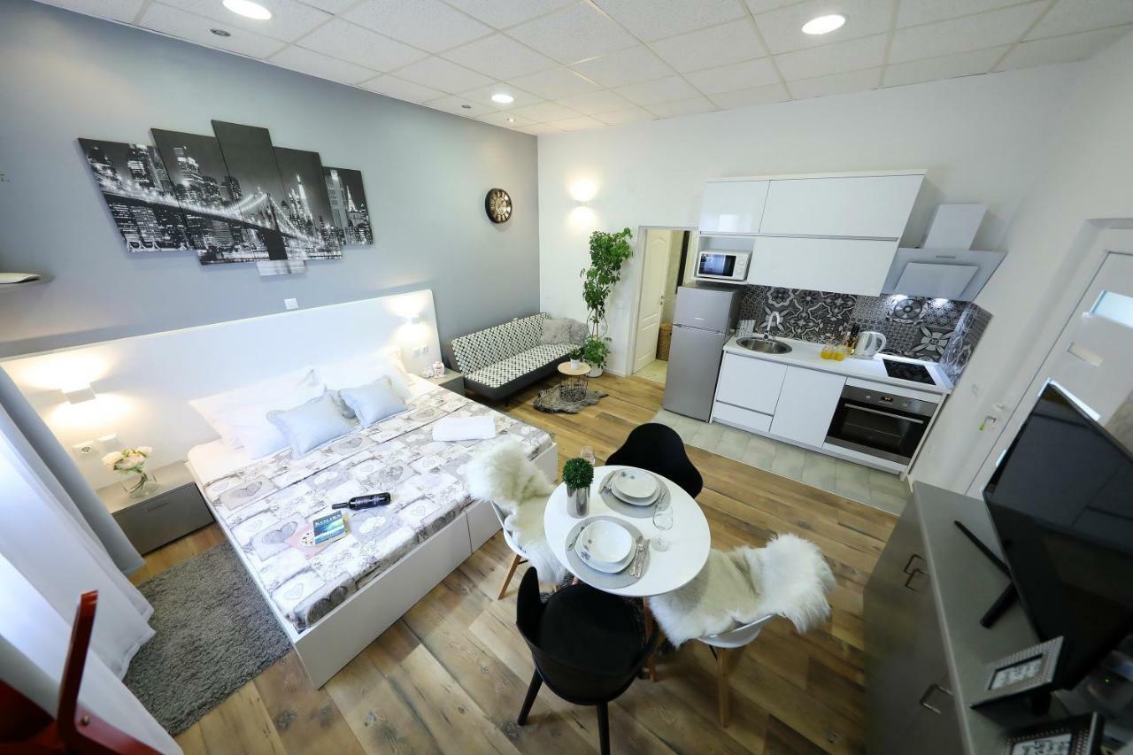 Studio Apartman Summer Flower ザダル エクステリア 写真